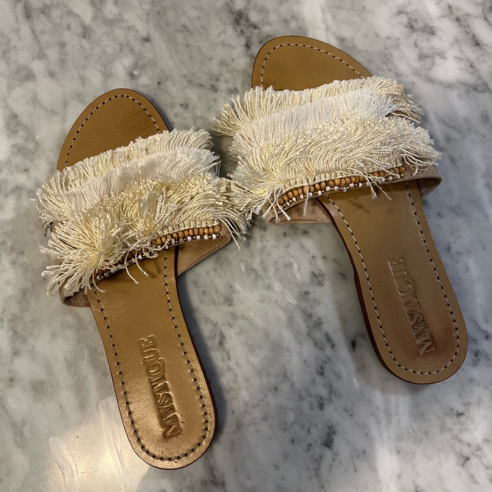MYSTIQUE sandals